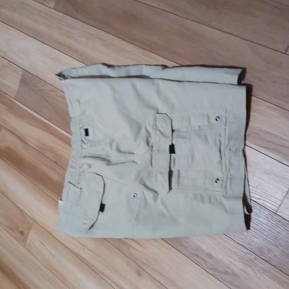 World Wide - Picture 3 of 4